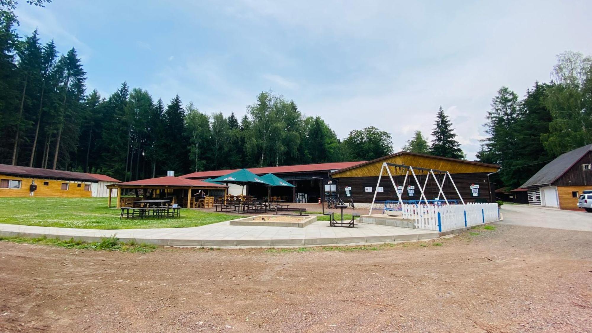 Chatovy Areal Zderina Police nad Metují Exterior foto